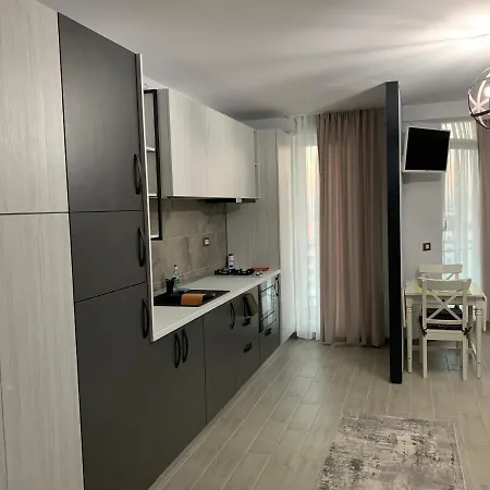 Black Sea View & & Pools Mamaia Nord شقة