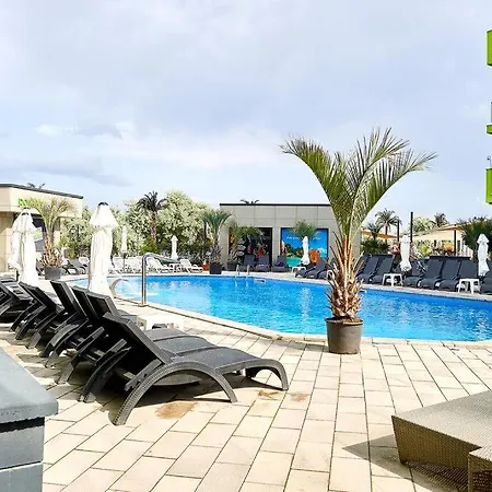 Black Sea View & & Pools Mamaia Nord شقة Năvodari