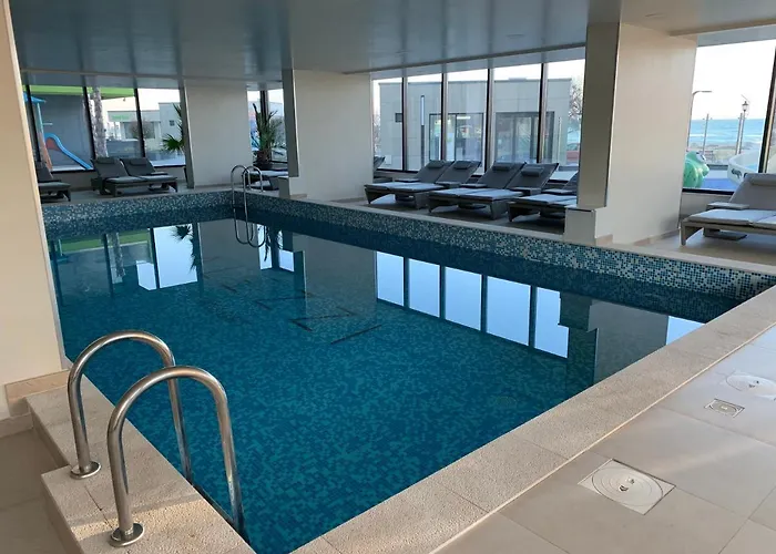 Black Sea View & & Pools Mamaia Nord 아파트 *