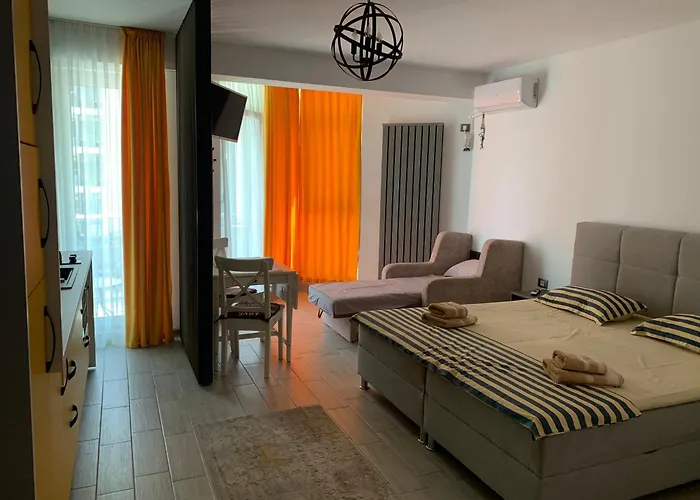 Black Sea View & & Pools Mamaia Nord 아파트 *